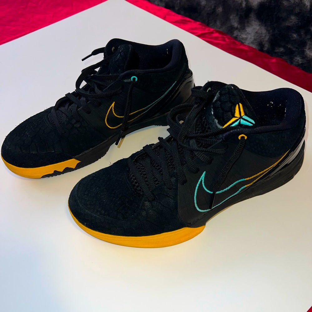 Kobe 4 snakeskin